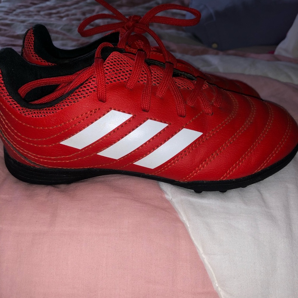 Kids adidas cleats size 13 like new - Picture 2 of 4